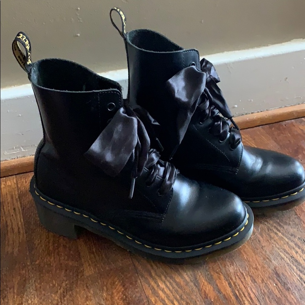 Dr. Martens Clemency black